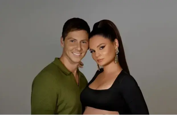 Brandon and Julia (Image via Instagram/@brandongibbs92)