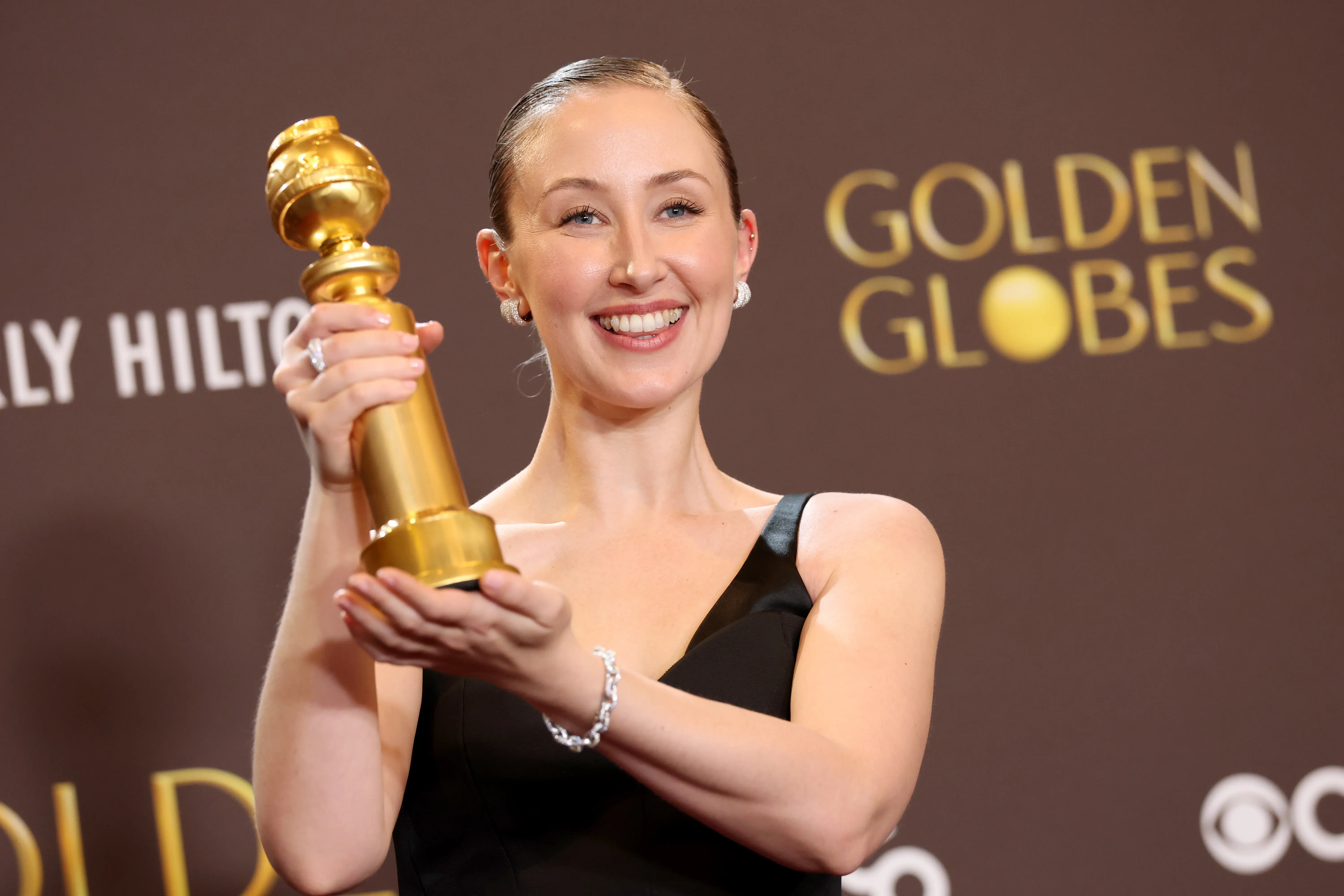 Adolescence star Erin Doherty drops an audible Fbomb during the 2026(02)