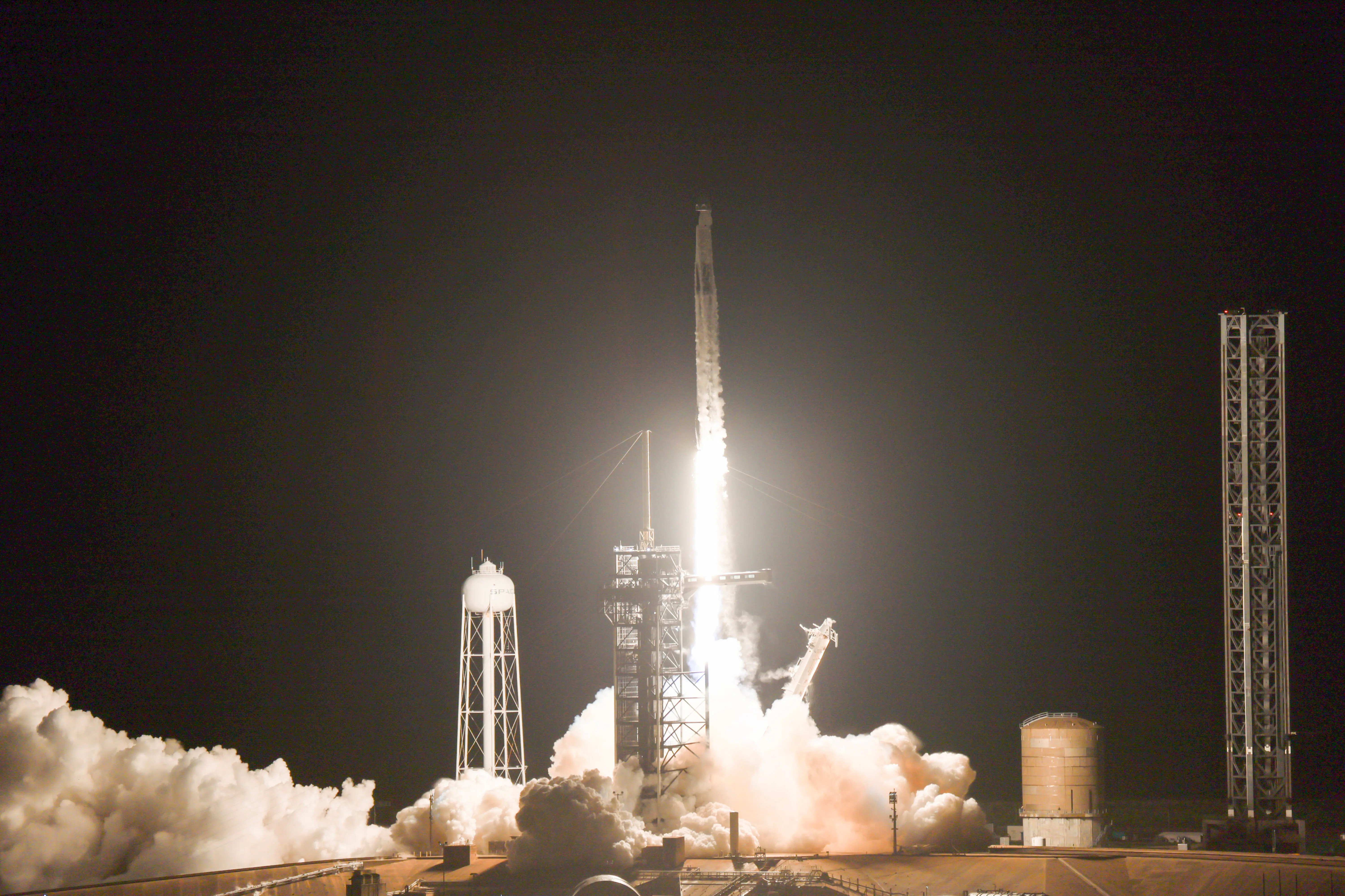 SpaceX launches two Starlink missions as Falcon 9 marks 33rd flight ...