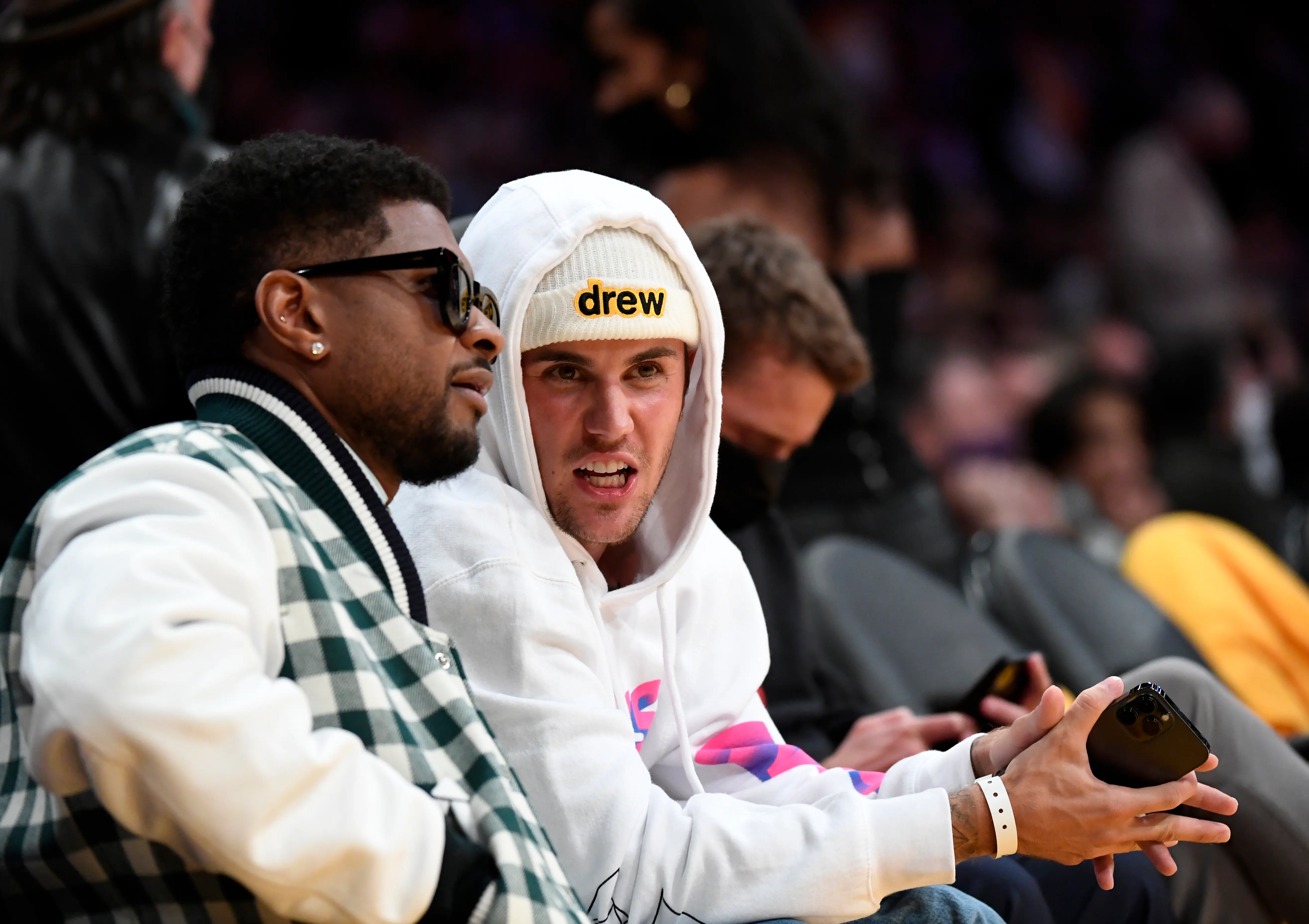 Is the viral photo of Justin Bieber and Usher’s altercation from ...