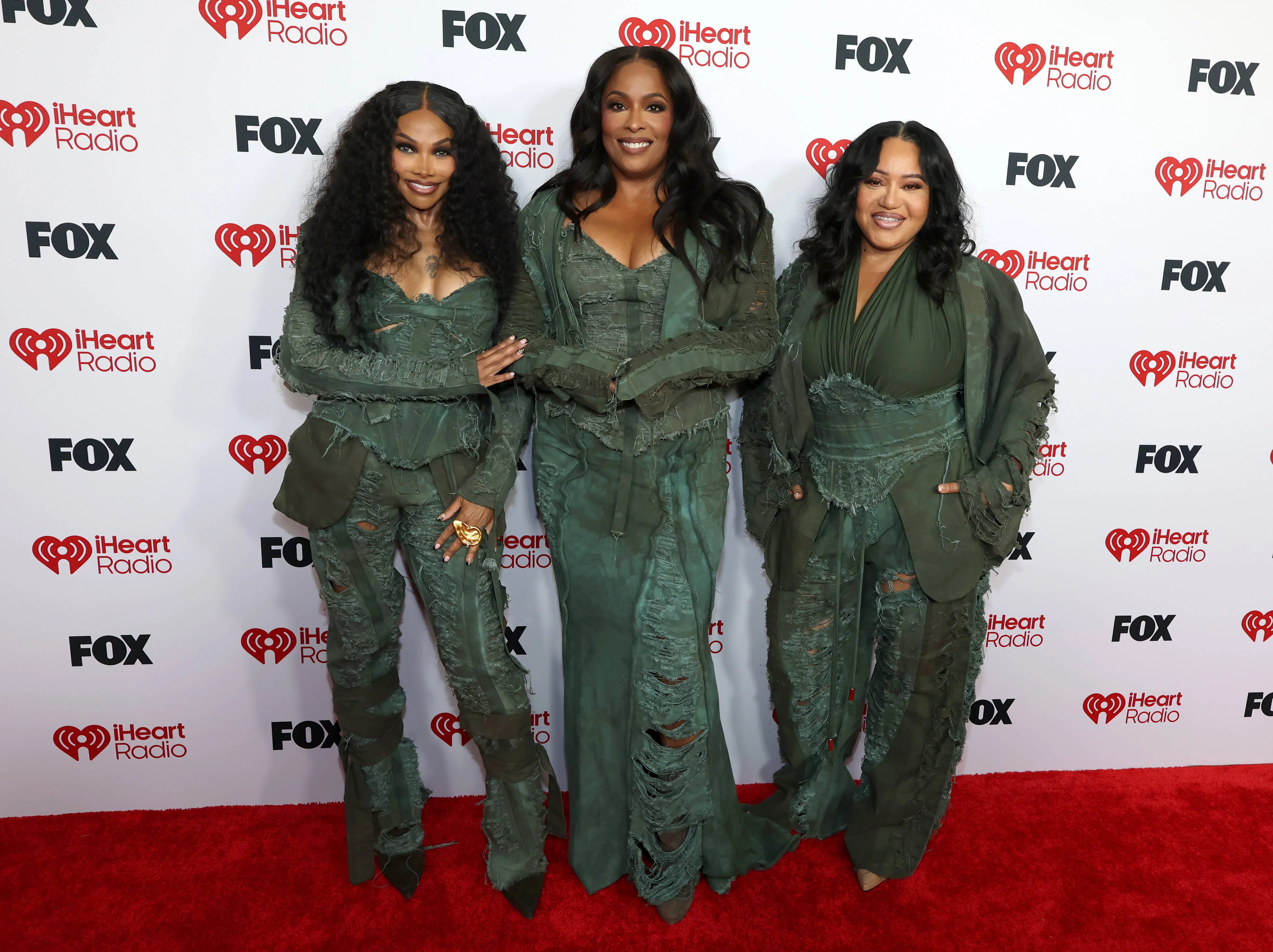 7 best dressed celebrities at the 2026 iHeartRadio Music Awards red ...