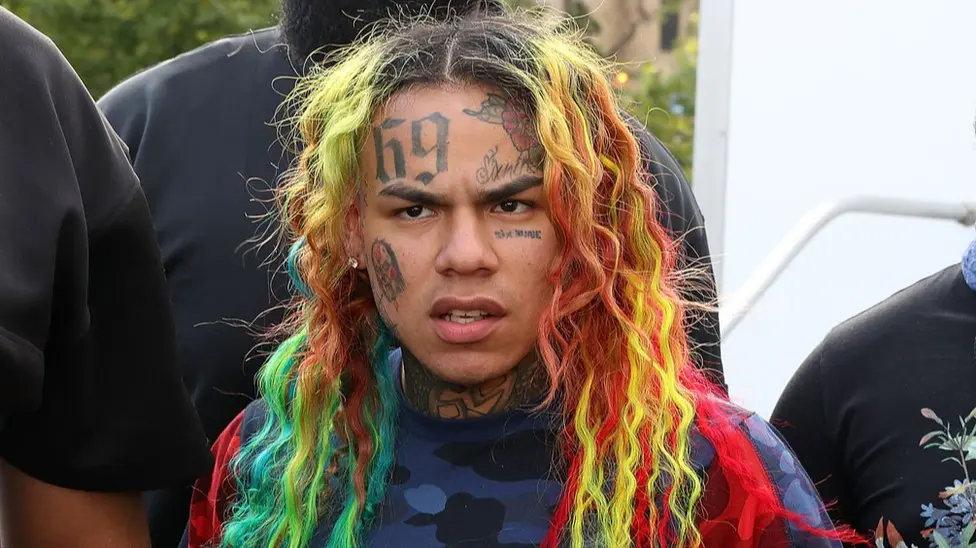 Six9six Rapper Rapper 6ix9ine explains how Drake and Lil Durk are facing