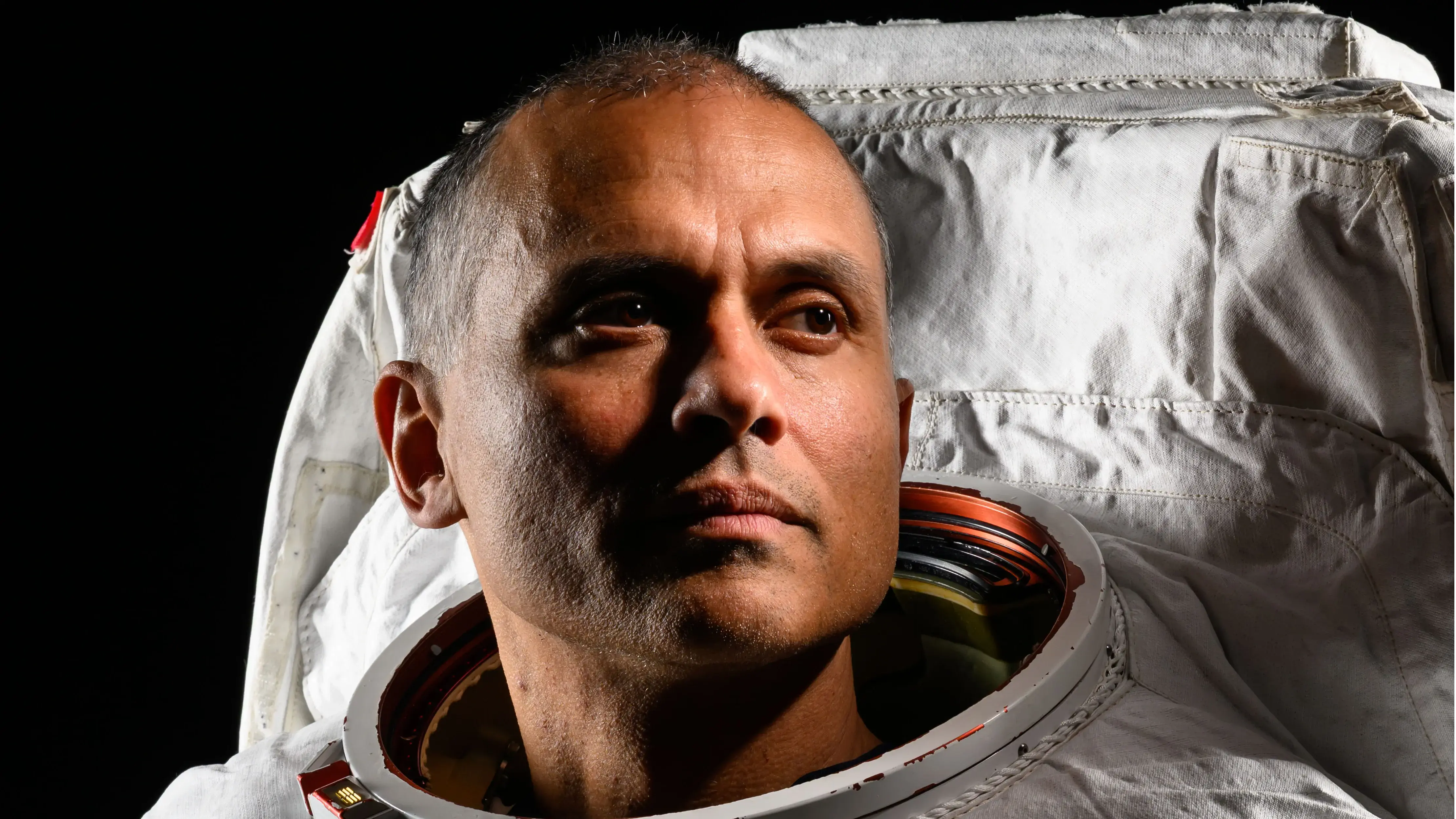 Anil Menon Captures Earth and Moon in New Space Time-Lapse