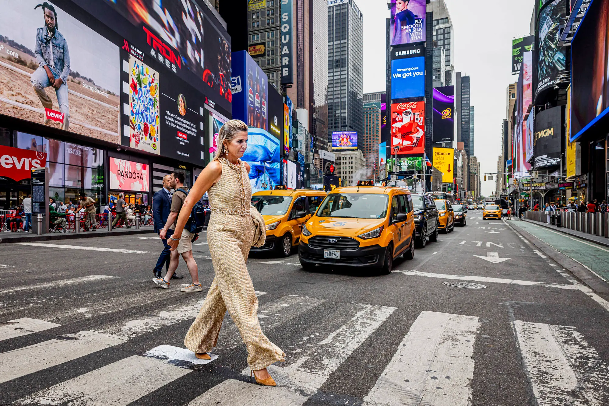 Pamela Cisneros's mother asks why police 'didn't grab her by the arm' during Times Square knife standoff
