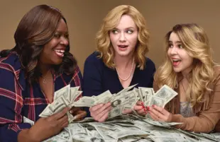 Retta, Christina Hendricks and Mae Whitman star in Good Girls (Photo: NBC)