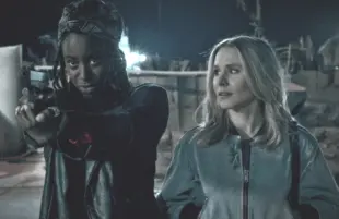 Kirby Howell-Baptiste and Kristen Bell in Veronica Mars (Hulu)
