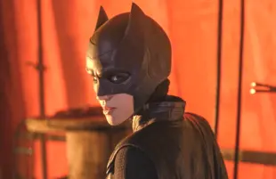 Ruby Rose stars in Batwoman (The CW)