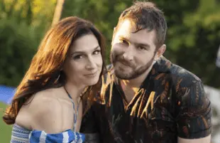 Shoshannah Stern and Joshua Feldman star as best friends Kate and Michael in Sundance's This Close (Photo: Michael Moriatis/SundanceNow)