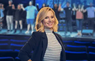 Kristen Bell hosts Encore! on Disney+.