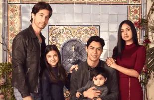 Freeform’s Party of Five reboot stars Brandon Larracuente as Emilio Acosta, Elle Paris Legaspi as Valentina Acosta, Niko Guardado as Beto Acosta and Emily Tosta as Lucia Acosta. (Freeform/Nino Munoz)