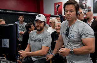 Doug Ellin and Mark Wahlberg on the set of Entourage. (HBO)