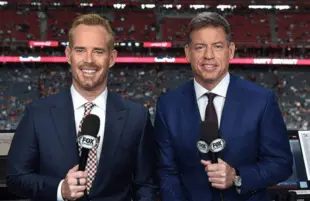 Joe Buck and Troy Aikman will call Sunday's game from the broadcast booth. (Photo: Fox)