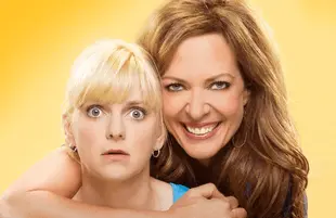 Anna Faris and Allison Janney in Mom. (CBS)