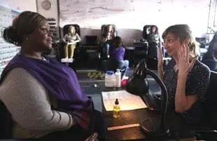 Retta and Lauren Lapkus in Sunday night's Good Girls. (Photo by: Jordin Althaus/NBC)