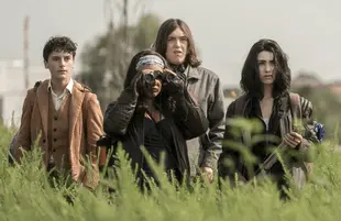 Nicolas Cantu, Aliyah Royale, Hal Cumpston and Alexa Mansour in The Walking Dead: World Beyond. (AMC)