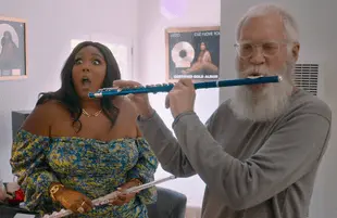 David Letterman with Lizzo. Is anyone enjoying their retirement more? (Photo: Netflix)