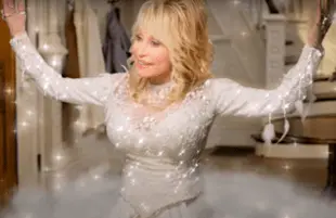 Dolly Parton's Christmas on the Square (Netflix)