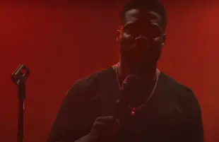 Kevin Hart: Zero F**ks Given (Netflix)