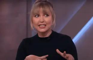 Taylor Tomlinson on The Kelly Clarkson Show