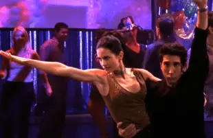 Courteney Cox and David Schwimmer on Friends