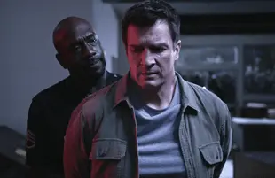 Richard T. Jones and Nathan Fillion in The Rookie. (ABC)