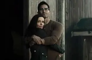 Tyler Hoechlin and Elizabeth Tulloch in Superman & Lois (CW)