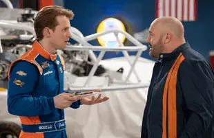 Freddie Stroma and Kevin James in The Crew. (Photo: Eric Liebowitz / Netflix)