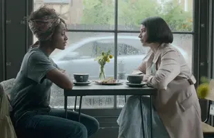 Simona Brown and Eve Hewson star in Behind Her Eyes. (Netflix)