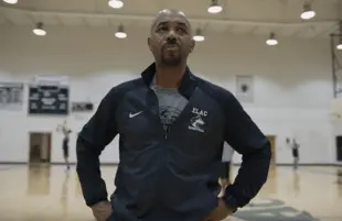 Coach John Mosley in Last Chance U: Basketball. (Netflix)