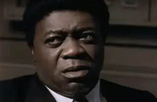 Yaphet Kotto in Homicide: Life on the Street