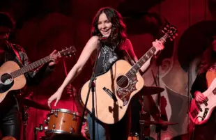 Katharine McPhee in Country Comfort. (Netflix)