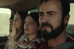 Gabriel Bateman, Melissa George, Logan Polish and Justin Theroux in The Mosquito Coast (Photo: Apple TV+)