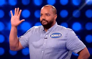 Donald Faison bombed on Celebrity Family Feud's Scrubs reunion. (Photo: ABC)