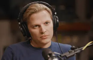 Ronan Farrow in Catch and Kill: The Podcast Tapes. (Photo: HBO)