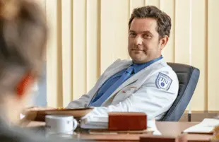 Joshua Jackson headlines Peacock's take on the true story of Dr. Christopher Duntsch. (Photo: Scott McDermott/Peacock)