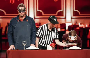 Dax Shepard and Kristen Bell participate in a blind taste-test on NBC's Family Game Fight!. (Photo: Elizabeth Morris/NBC)