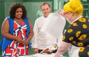 Ten thousand dollars for making a mediocre cake? You could do that! (Photo: Netflix)