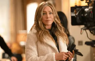 Alex Levy (Jennifer Aniston) is back on the scene as The Morning Show returns for Season 2. (Photo: Apple TV+)
