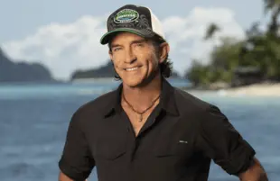It's been over eighteen months since Jeff Probst last welcomed a new group of competitors to Fiji. (Photo: Robert Voets/CBS)
