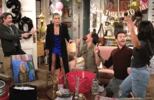 Everything old is new again: Hilary Duff stars in Hulu's How I Met Your Father. (Photo: Hulu)
