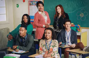 Tyler James Williams, Janelle James, Quinta Brunson, Sheryl Lee Ralph, Chris Perfetti, and Lisa Ann Walter in Abbott Elemenary. (Photo: ABC/Pamela Littky