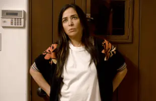 Pamela Adlon stars as Sam Fox in Better Things. (Photo: Suzanne Tenner/FX)