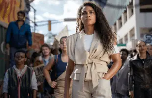 Rosario Dawson in DMZ (Photo: HBO MAX)