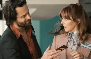 Jake Johnson and Ophelia Lovibond in Minx. (Photo: Katrina Marcinowski/HBO Max)