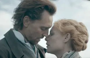 Tom Hilddleston and Claire Danes in The Essex Serpent (Photo: Apple TV+)