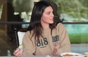Kendall Jenner (Photo: Hulu)