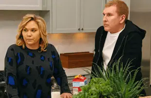 Todd and Julie Chrisley on Chrisley Knows Best (Photo: USA Network/ Everett Collection)