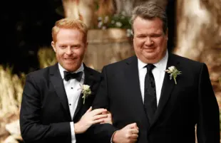 Jesse Tyler Ferguson and Eric Stonestreet in Modern Family (Photo: Peter 'Hopper' Stone/ABC /Everett Collection)