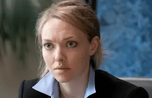 Amanda Seyfried as Elizabeth Holmes (Photo: Beth Dubber/Hulu)