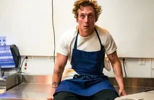 Jeremy Allen White stars in The Bear. (Photo: Matt Dinerstein/FX)
